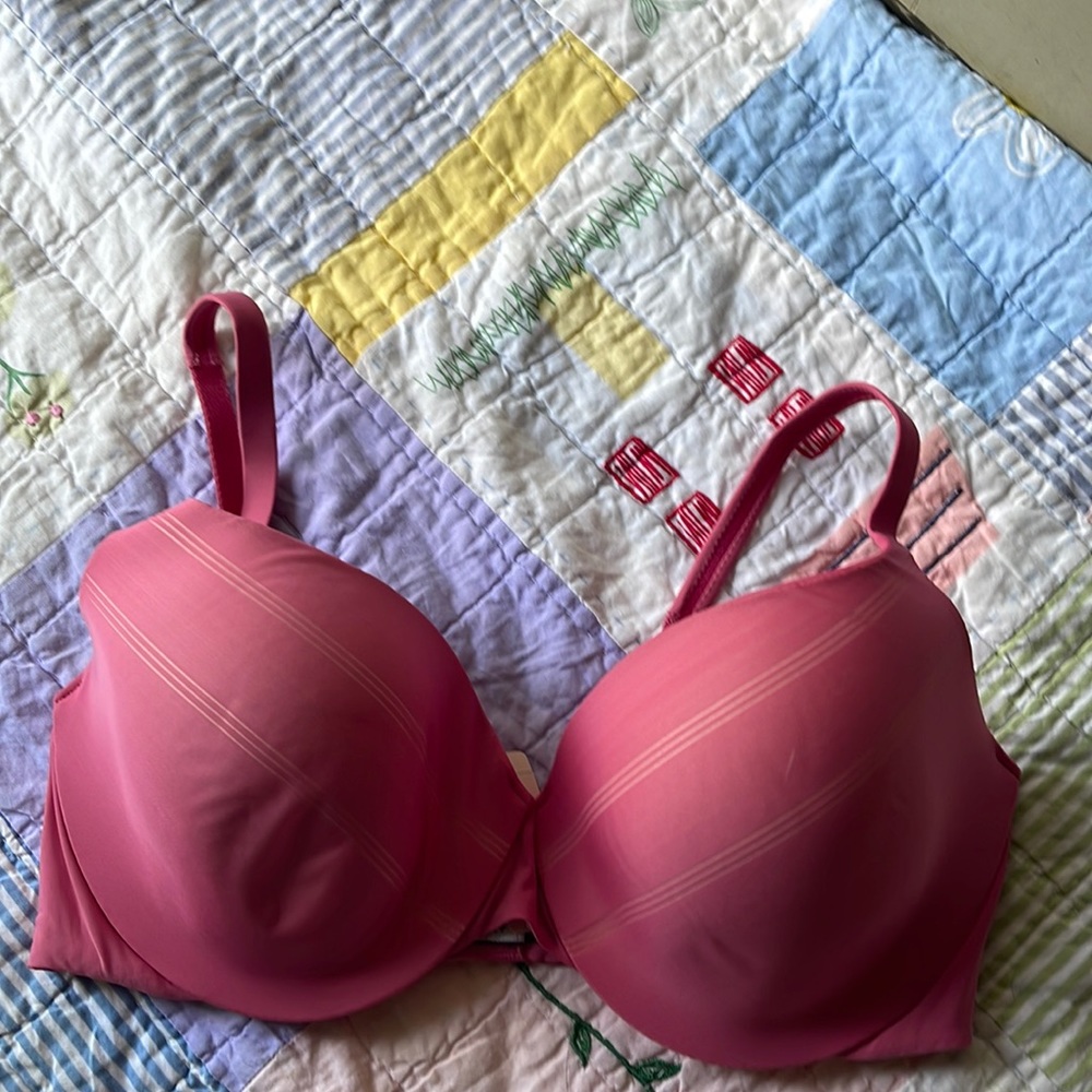 BRAND NEW WITH TAGS Victoria’s Secret lined Demi bra 36D